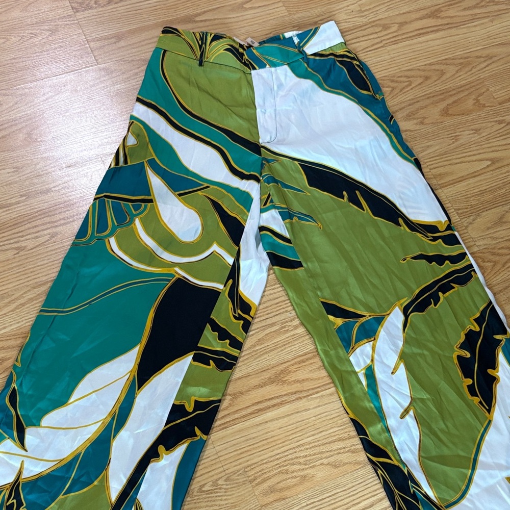 Elie Tahari Green and White Patterned Trousers